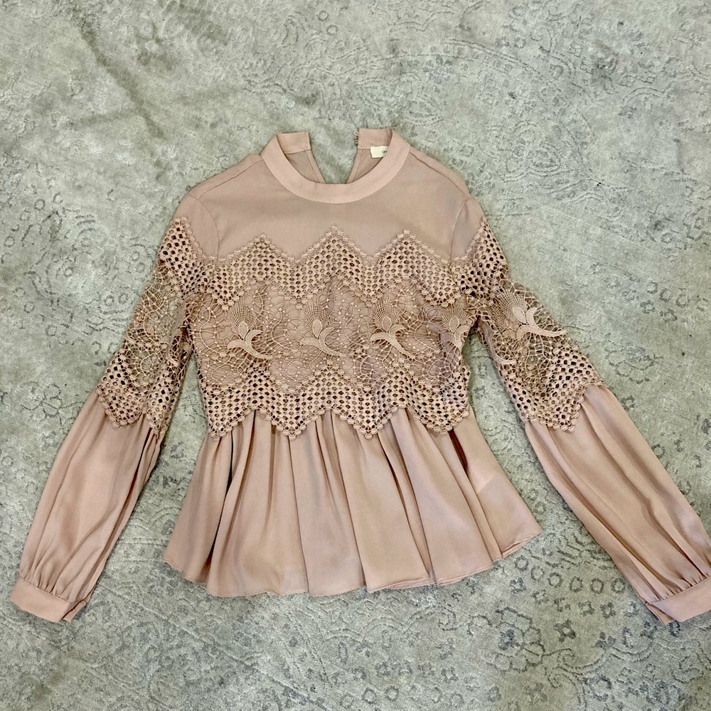 Nude/pale pink Lace blouse